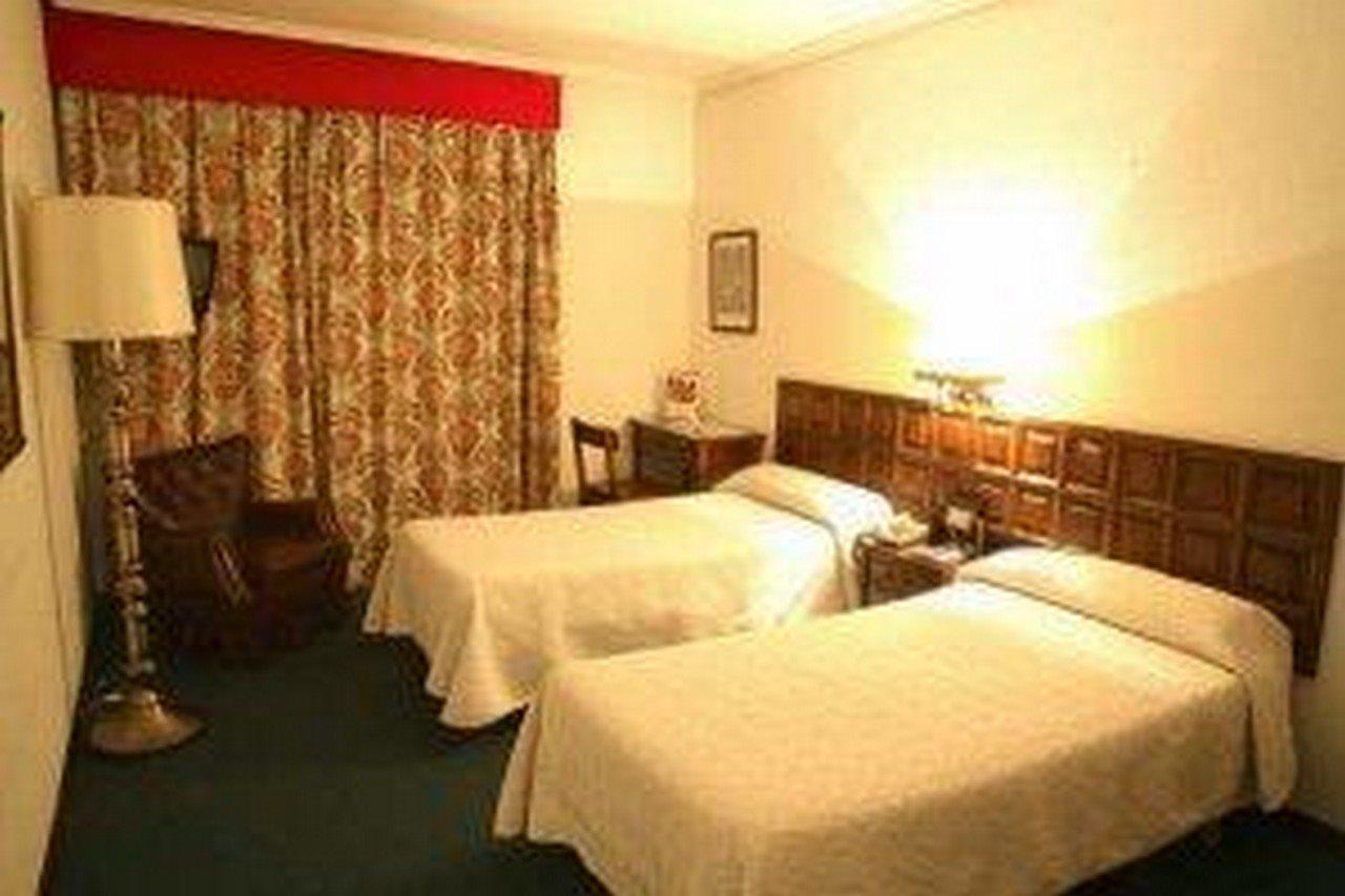 Monclus Hotel Паленсия Екстериор снимка