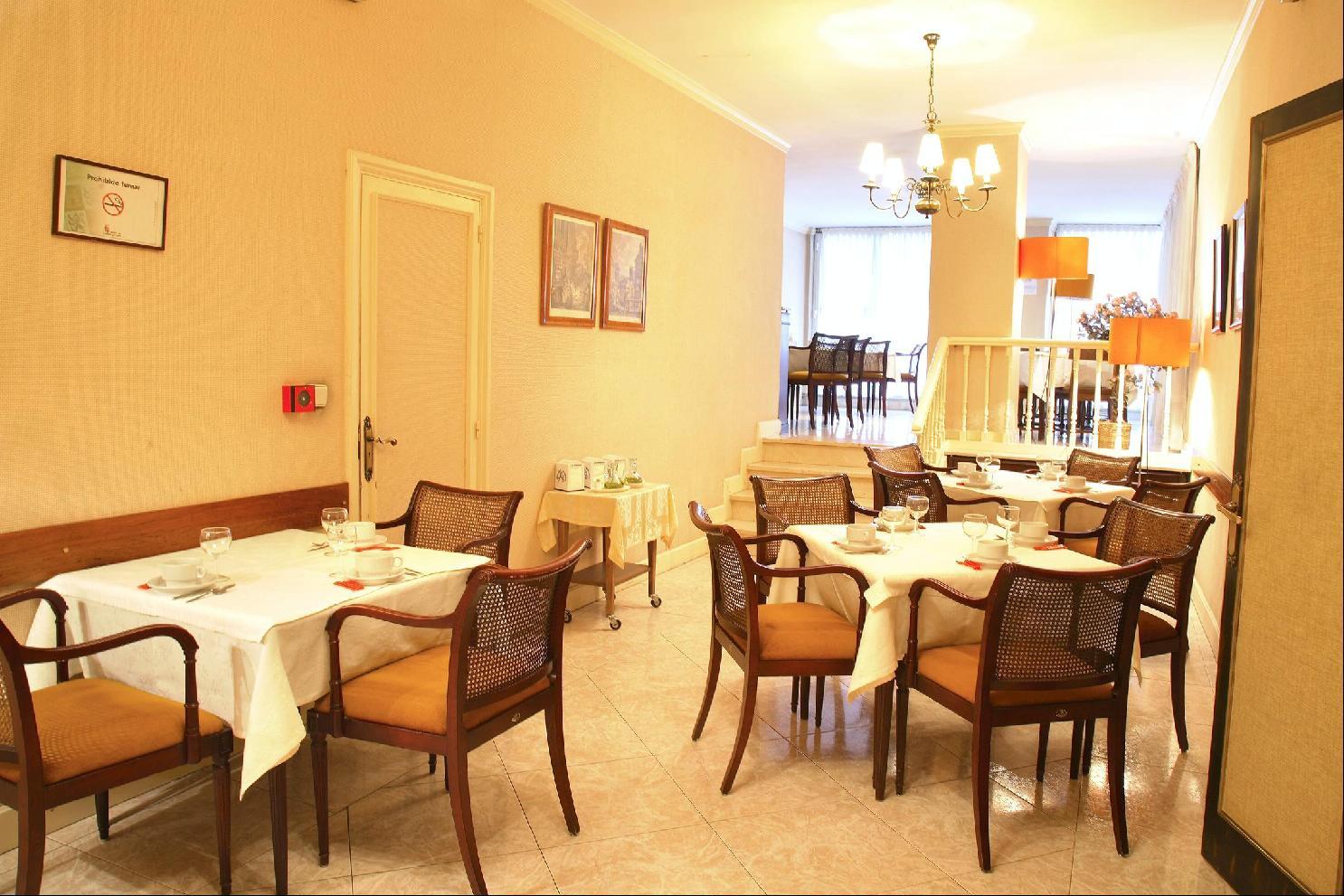 Monclus Hotel Паленсия Ресторант снимка